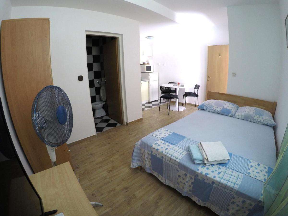 Peach Apartment'S Repic Bibinje Exterior foto